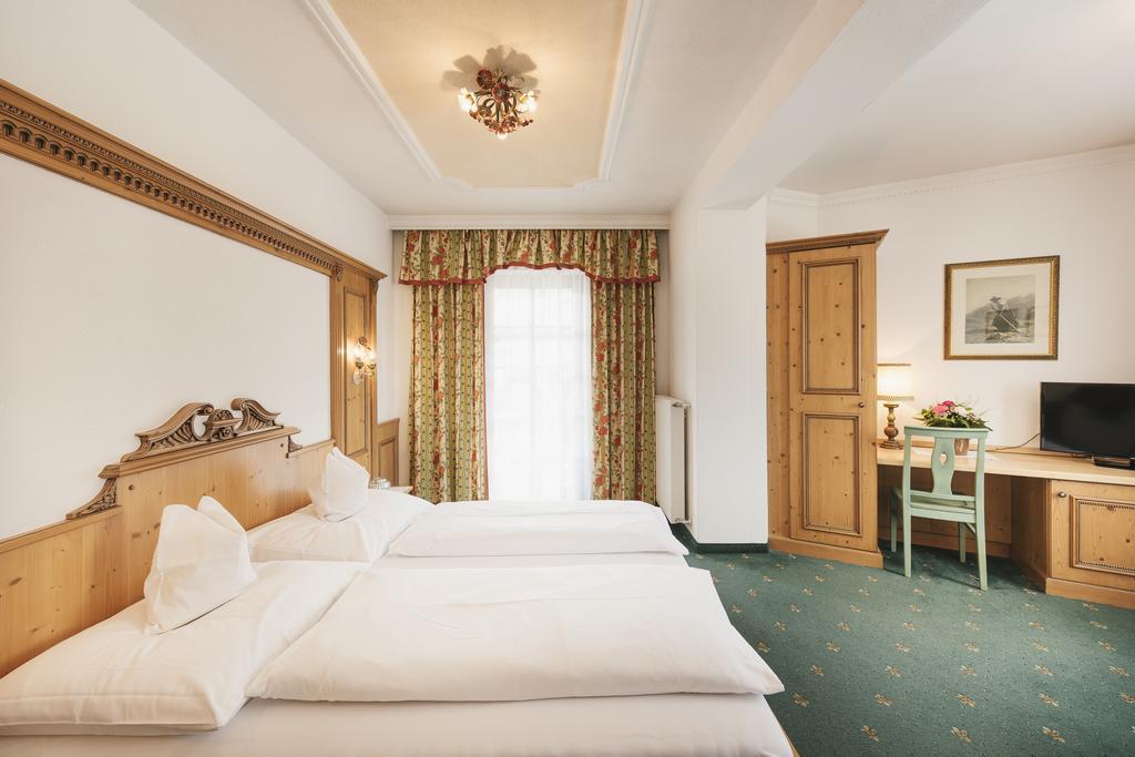 Hotel Hoferwirt Neustift im Stubaital Exterior photo